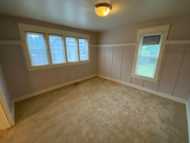 Building Photo - 846 Jennette Ave NW