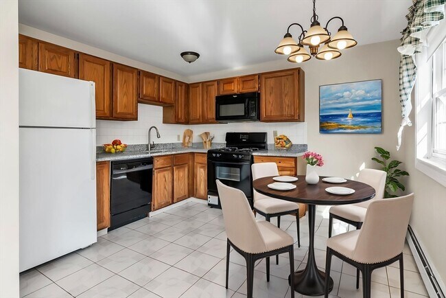 Building Photo - 35 Fernview Ave