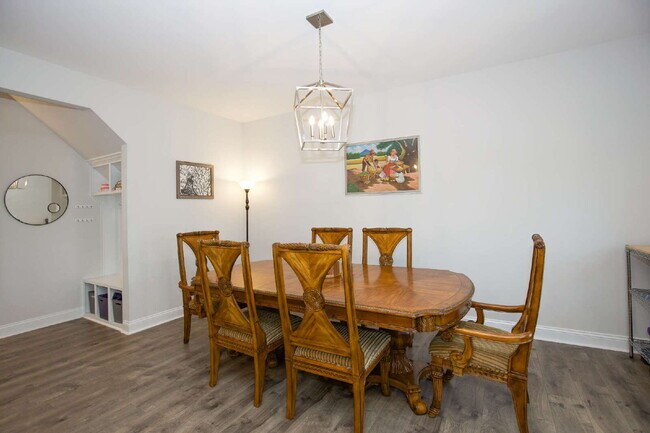 Building Photo - "Spacious 4-Bedroom Gem with 3 Full Baths - 2344 Sq Ft of Comfort on Stackhouse Drive!"