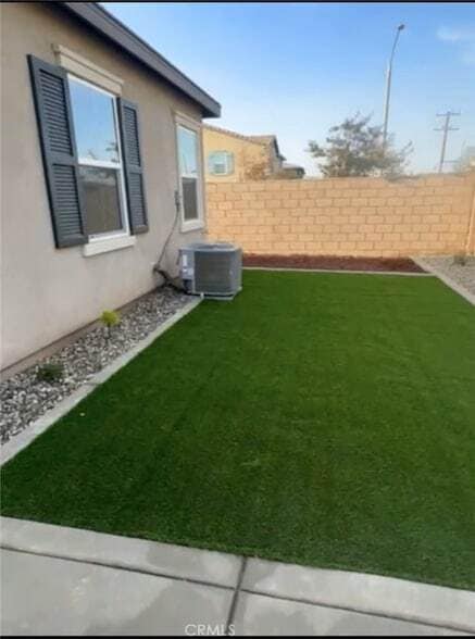 Building Photo - 9654 Honeyberry Ln