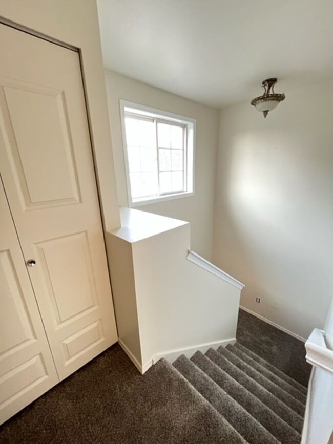 Building Photo - 3 Bedroom 2 Bath Home in Marysville!