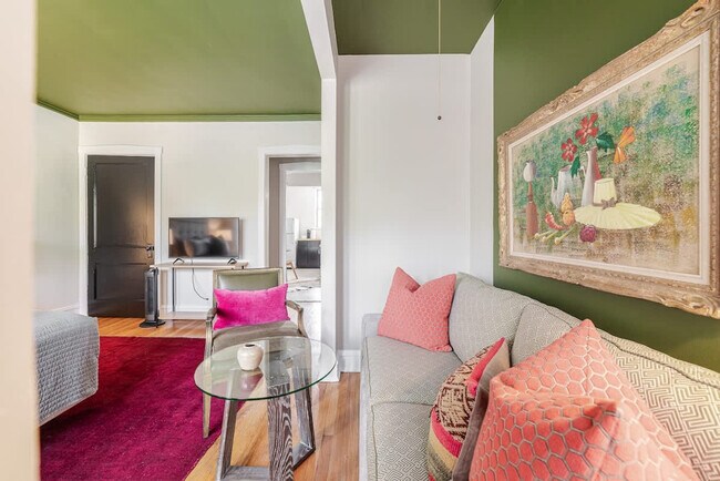 Building Photo - 3536 N Racine Ave