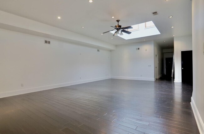 Building Photo - 115 Sherman Ave