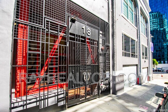 Building Photo - 18 Lansing St