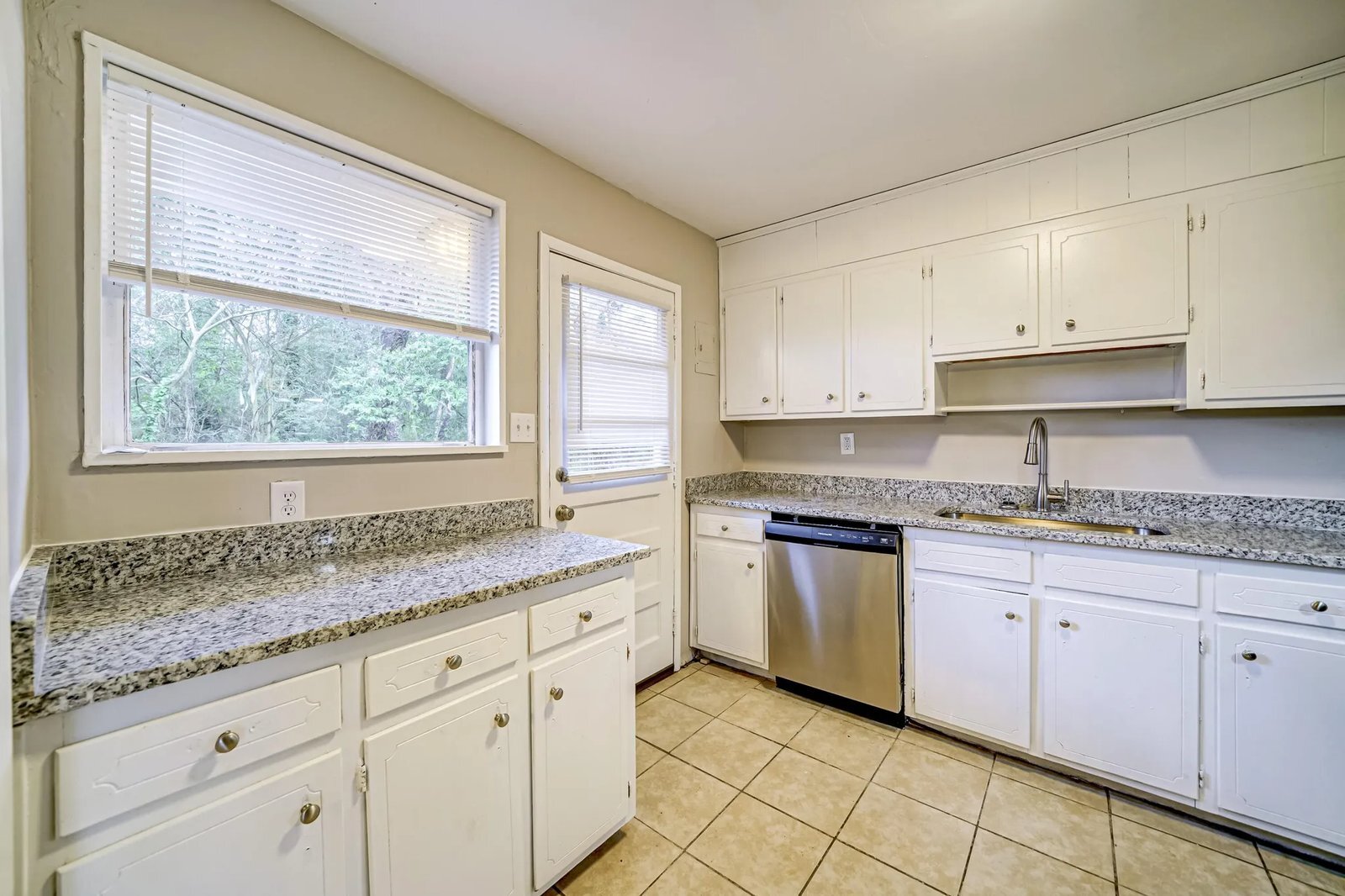 Building Photo - 693 Aldrich St NE