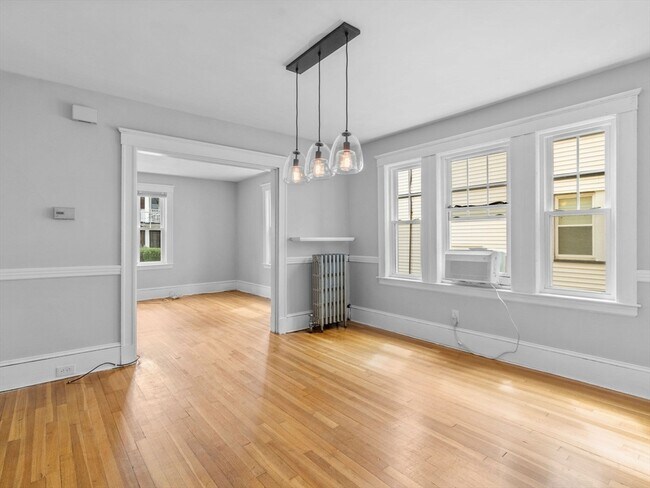 Building Photo - 137 Williams St