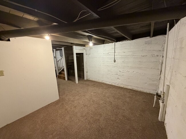 Building Photo - 323 Selma St