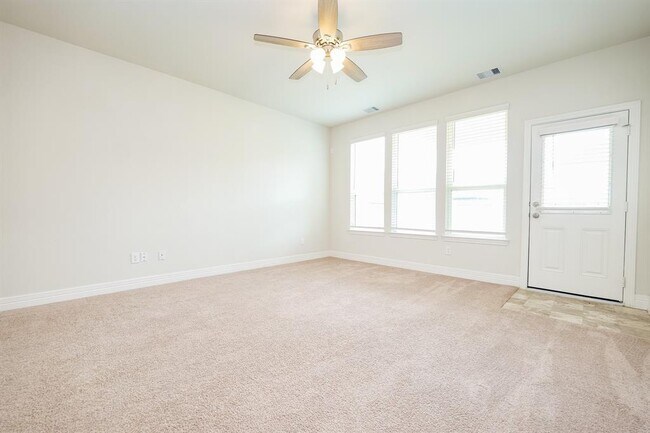 Building Photo - 40634 Guillemont Ln