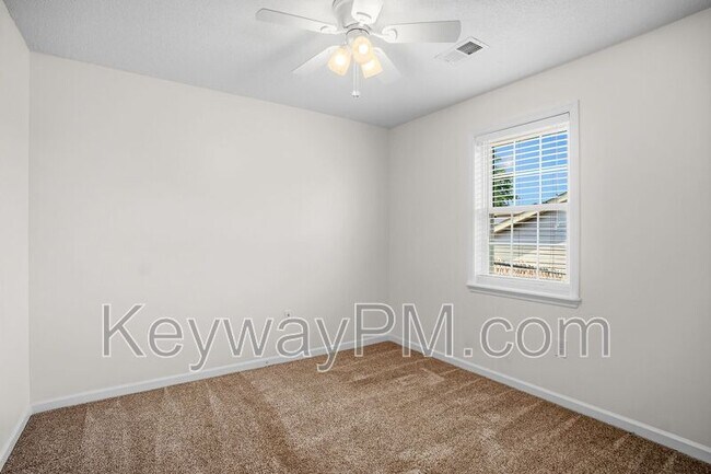 Building Photo - 3420 Linderwood Dr