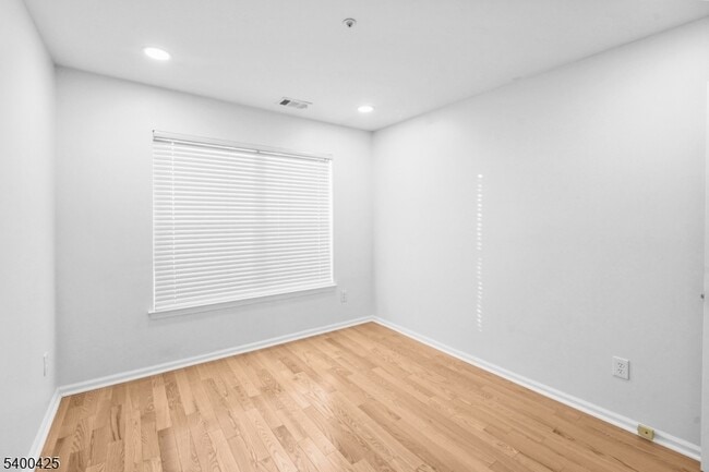 Building Photo - 176 Potomac Dr