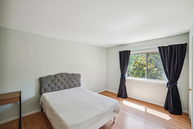 Building Photo - 12200 Braxfield Ct