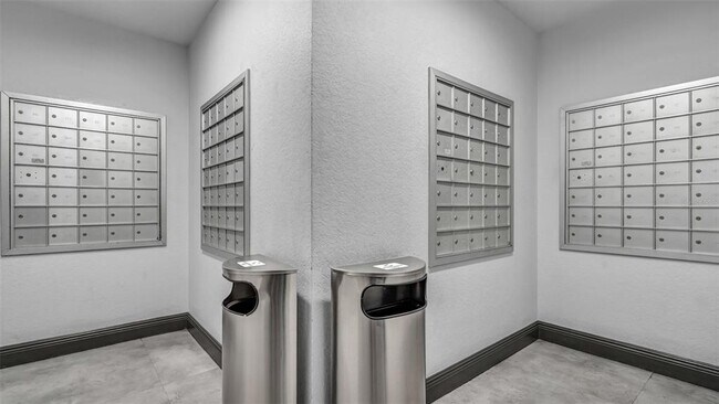 Building Photo - 700 S Harbour Island Blvd
