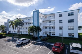 Building Photo - 1056 Exeter