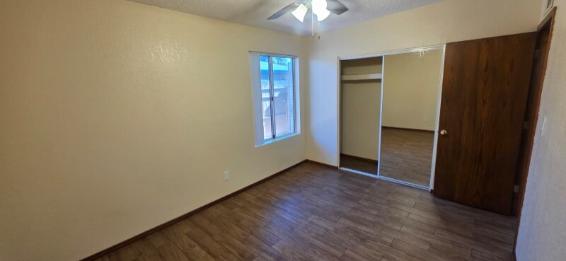 Building Photo - 1041 N Mesa Dr