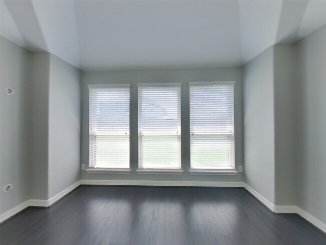 Building Photo - 9626 Stratton Ridge Dr