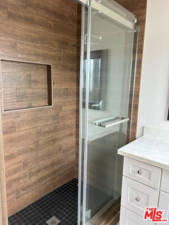 Building Photo - 7916 Blackburn Ave