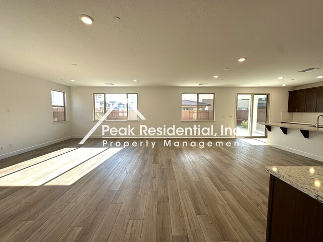Building Photo - Brand New West Roseville 4bd/3.5ba with Se...
