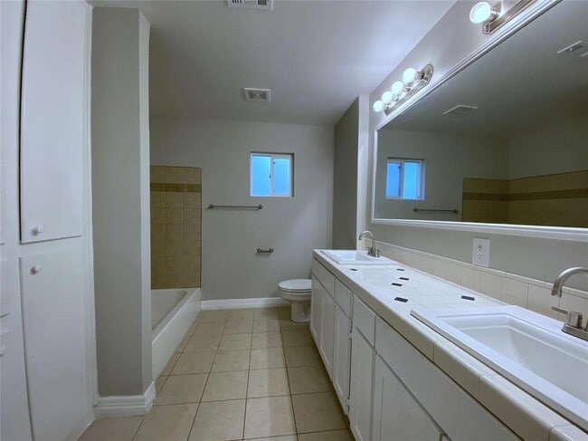 Building Photo - 6143 Grape St