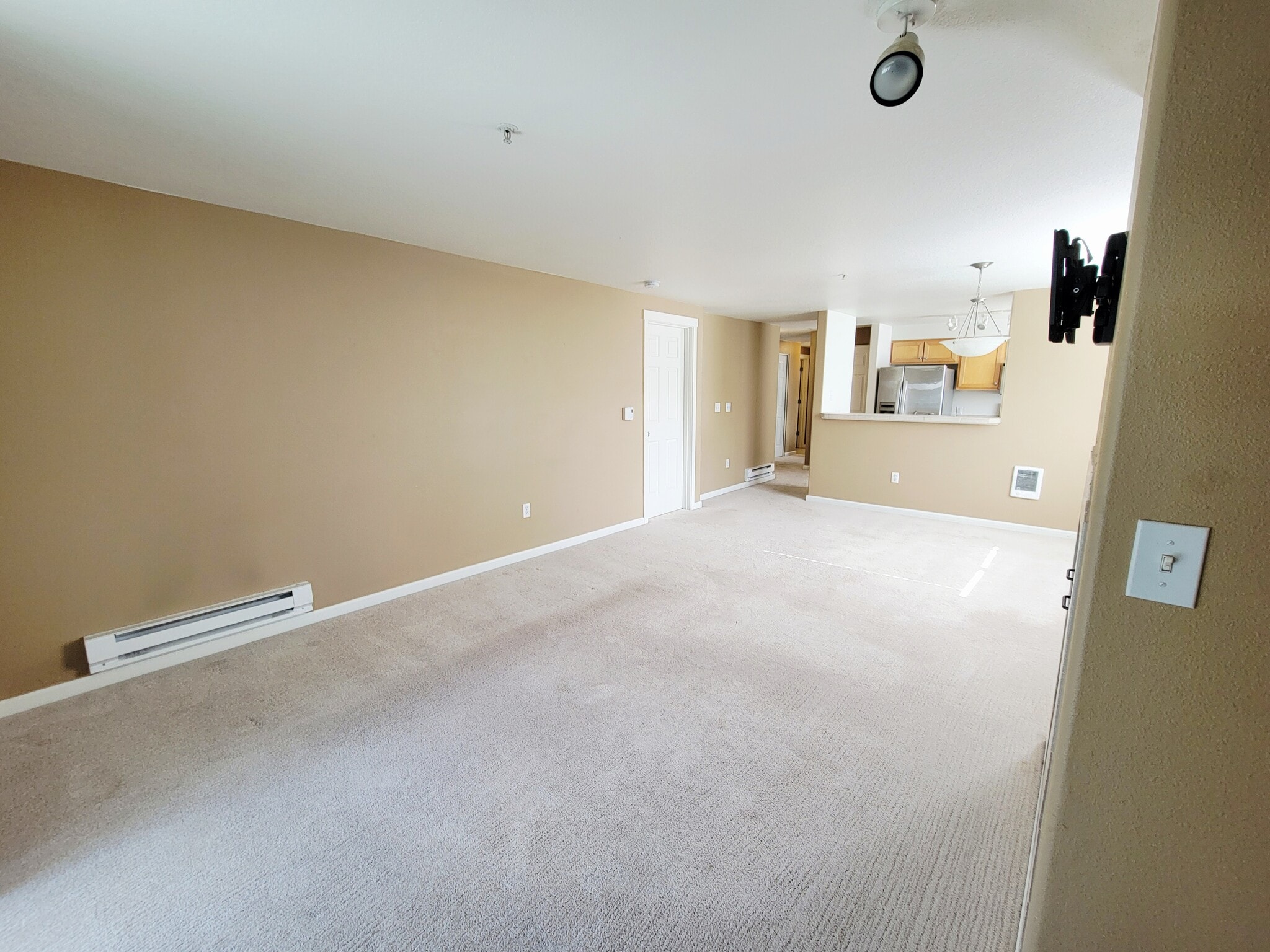Building Photo - 780 NW 185th Ave