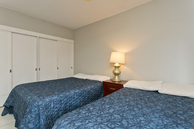 Building Photo - Remodeled boutique 1/1 unit furnished or u...