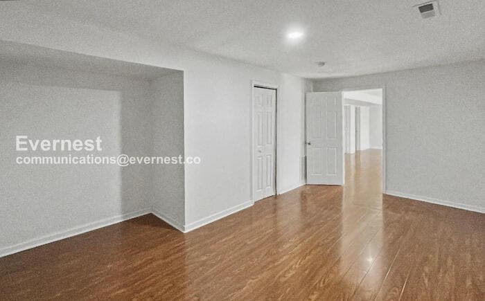 Building Photo - 800 Fairwood Dr