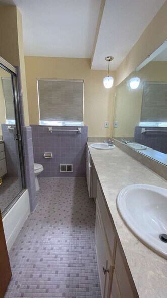 Building Photo - 28301 Mavis Dr