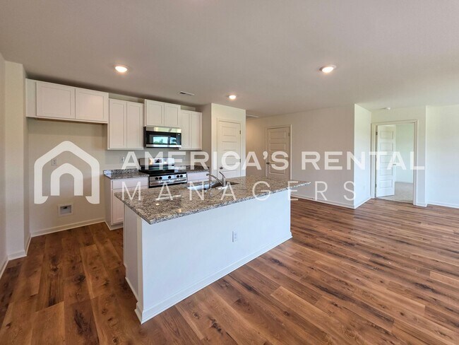 Building Photo - 556 Saddlewood Bnd
