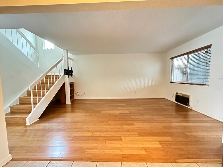 Building Photo - 9505 Easter Way