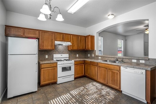 Building Photo - 2518 Allred Dr