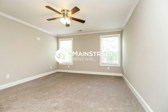 Building Photo - 3 Bedroom Pet-Friendly Home in Hendersonville, TN with Main Street Renewal