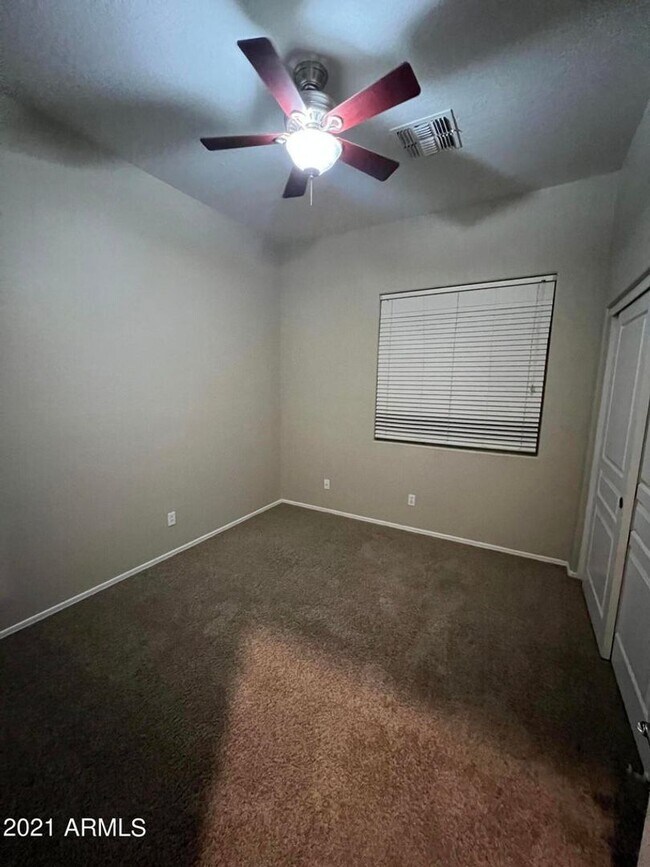 Building Photo - Beautiful 4 bedroom/ 2bath all on one story.