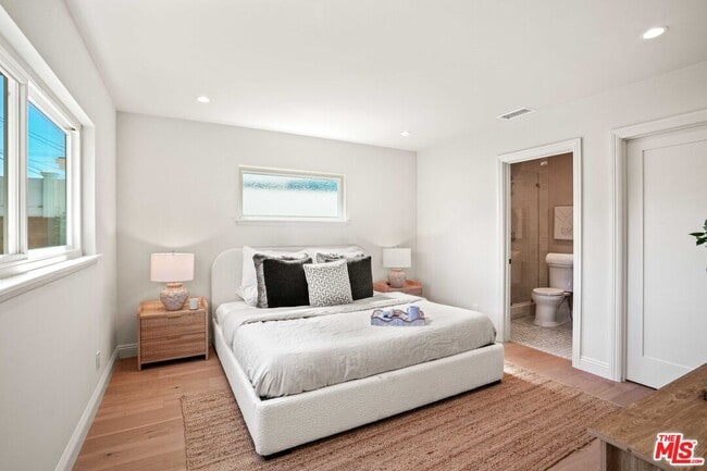 Building Photo - 5622 Babbitt Ave