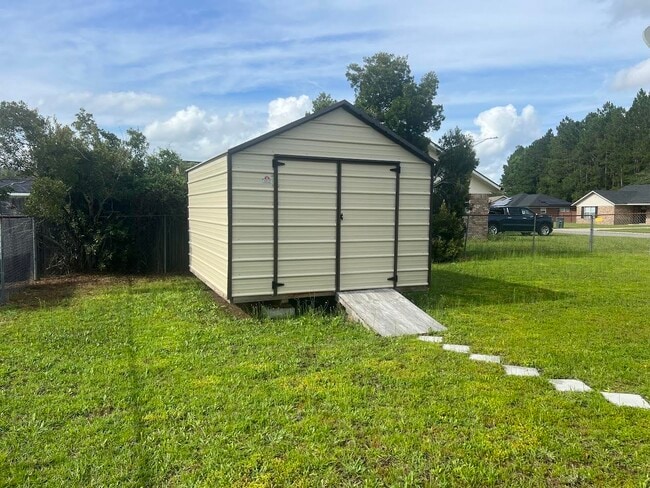 Building Photo - 863 Lyndsi Ln