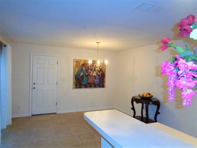 Building Photo - 1636 Pointe W Wy