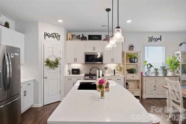 Building Photo - 116 Camdenbrush Trl
