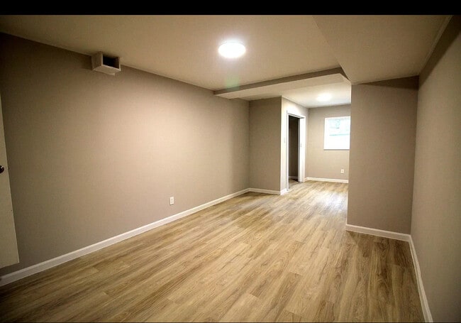 Building Photo - 102 Hubbell Pl