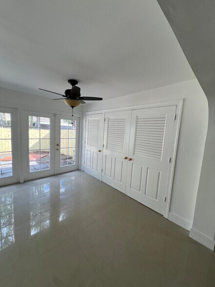 Building Photo - 1060 SW 111th Way