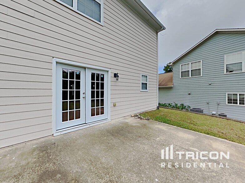 Building Photo - 7751 Parkside Dr
