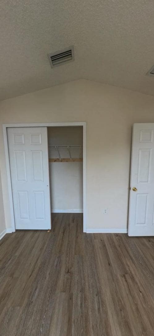 Building Photo - "Charming 3-Bedroom Retreat with 2 Full Baths on Hannah Stables Drive!"
