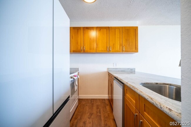 Building Photo - $2,350 / 1br - 552ft2 - Modern Comfort & Convenience 1BR/1BA/1PKG unit in Lele Pono Condo (Aiea)