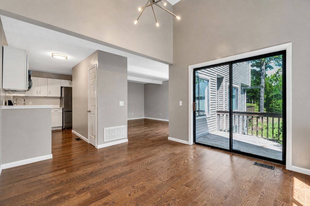 Building Photo - 6 Wild Rose Ct