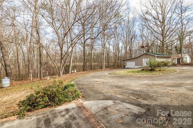 Building Photo - 24752 Kates Dr