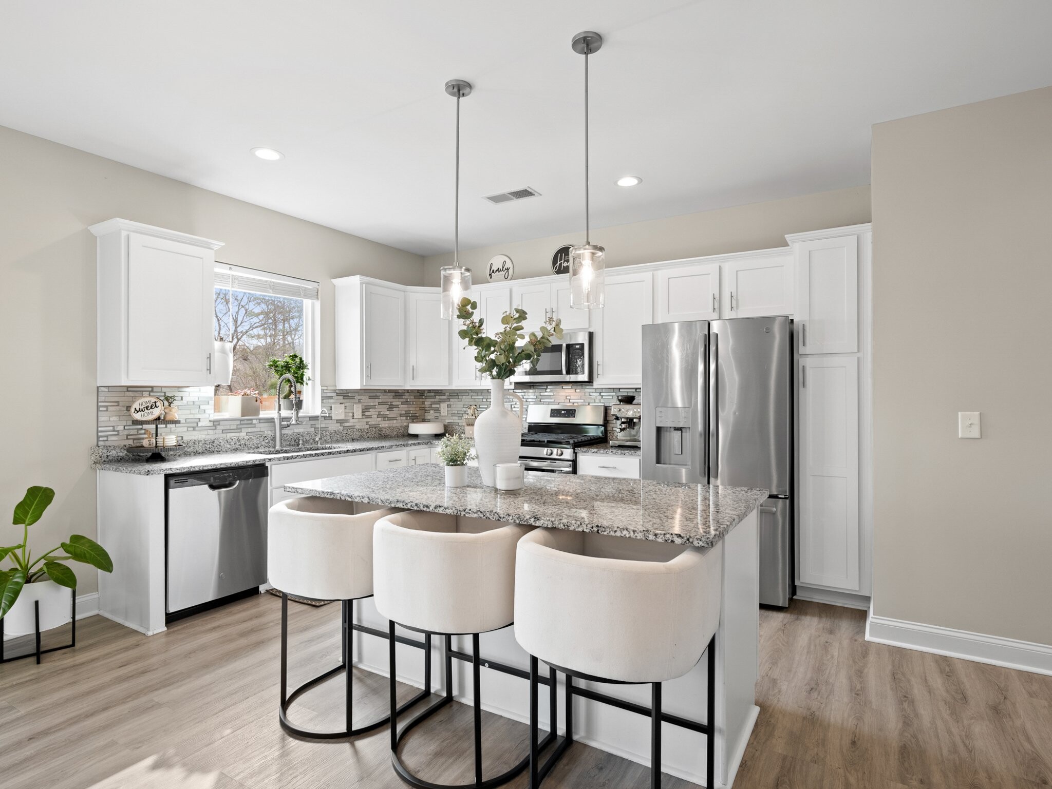 Building Photo - 6179 Kilchurn Dr