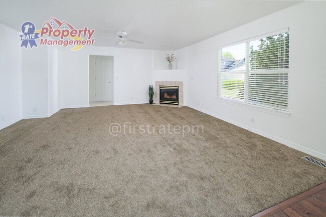 Building Photo - 1923 N Tyra Ave