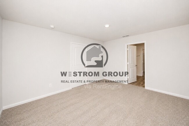 Building Photo - 104 Bovine Dr
