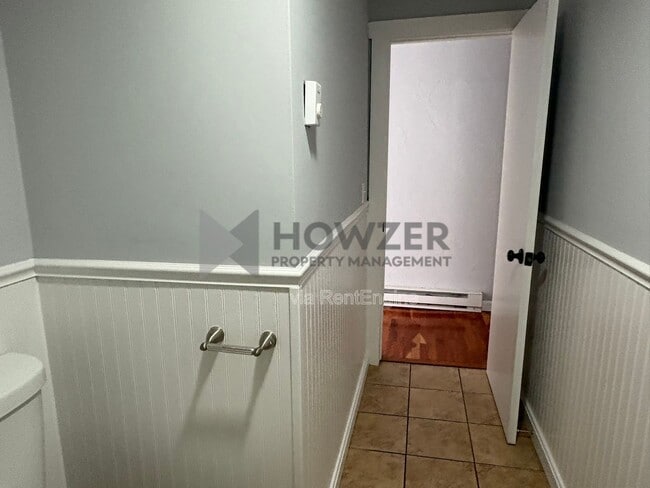 Building Photo - 10 Pine Grove Ave