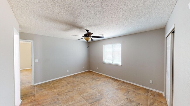 Building Photo - 14336 Desert Sage Dr