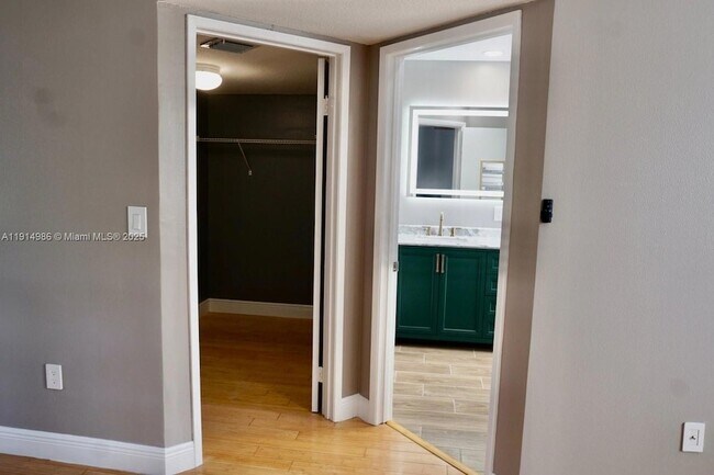 Building Photo - 4623 NW 97th Ct