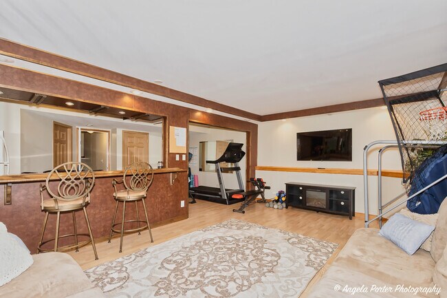 Building Photo - 5850 Fieldstone Trail