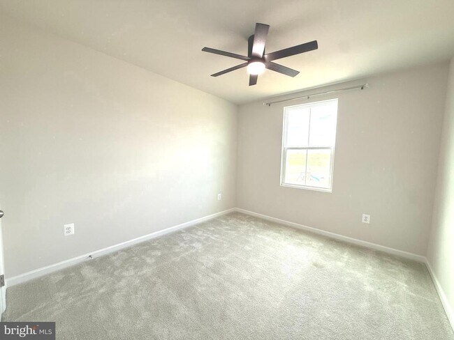 Building Photo - 365 Otero Ln